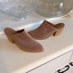 Like New Jeffrey Campbell Rose pink suede mules size 7 1/2